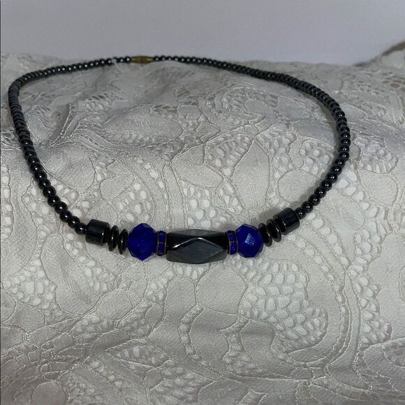 Elegant Hematite and Vibrant Blue Beaded Necklace - Picture 2 of 3